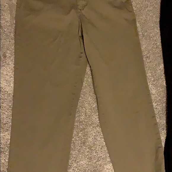 3 pair of Lee khaki pants - Picture 3 of 7